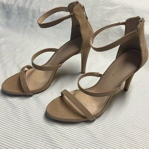 Kelly and Katie size 10 tan suede pumps